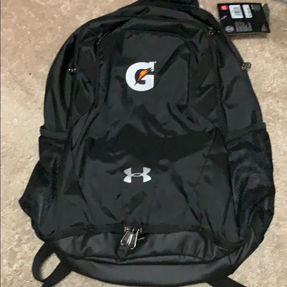UA TEAM HUSTLE